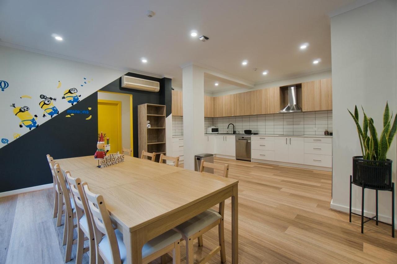 Dreamy Stays Accommodation - Private Rooms With Shared Bathrooms Adelajda Zewnętrze zdjęcie