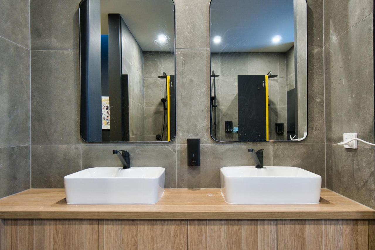 Dreamy Stays Accommodation - Private Rooms With Shared Bathrooms Adelajda Zewnętrze zdjęcie