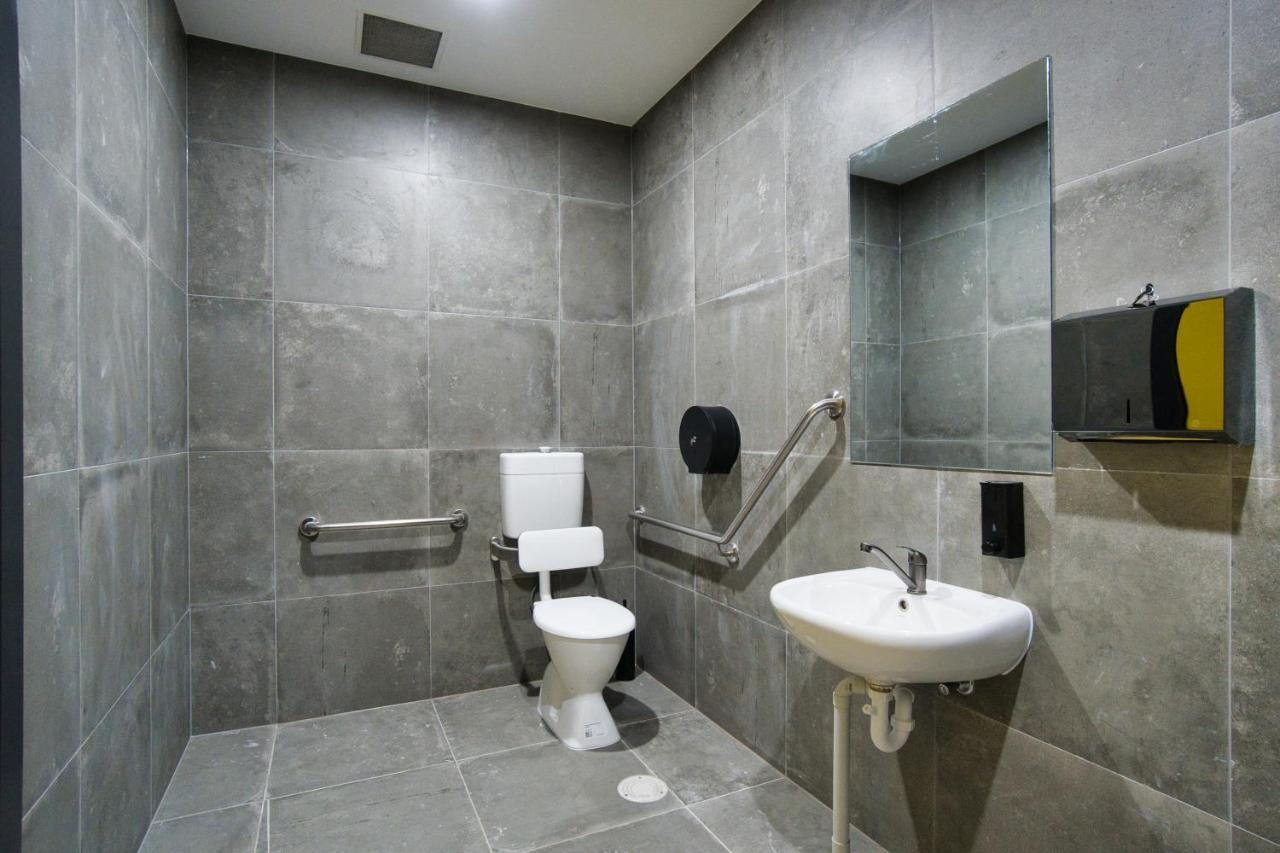 Dreamy Stays Accommodation - Private Rooms With Shared Bathrooms Adelajda Zewnętrze zdjęcie