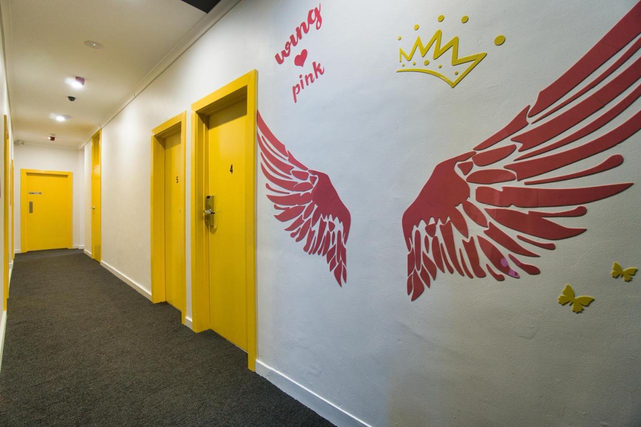 Dreamy Stays Accommodation - Private Rooms With Shared Bathrooms Adelajda Zewnętrze zdjęcie