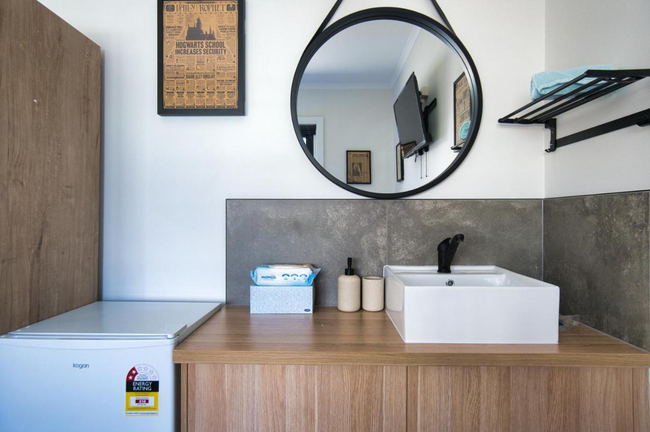 Dreamy Stays Accommodation - Private Rooms With Shared Bathrooms Adelajda Zewnętrze zdjęcie
